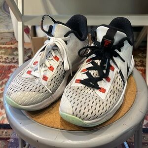 Nike LeBron Witness 5 - used - Size 7Y